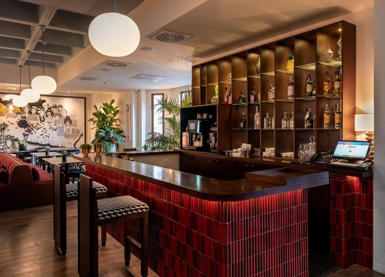 The Stay Boulevard Nisantasi Istanbul Exterior photo The bar at the restaurant